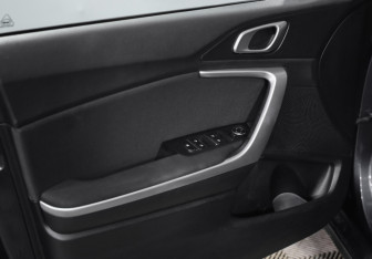 Подержанный автомобиль Kia Ceed Wagon 2019 года (17 фото)