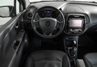Подержанный автомобиль Renault Kaptur 2018 года (10 фото)