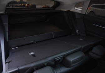 Подержанный автомобиль Zeekr 001 2023 года (32 фото)