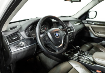Подержанный автомобиль BMW X3 2014 года (11 фото)