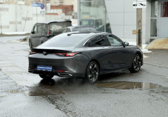 Подержанный автомобиль Changan Lamore 2023 года (4 фото)