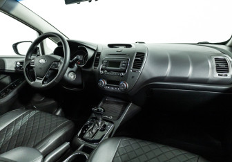 Подержанный автомобиль Kia Cerato Sedan 2018 года (9 фото)
