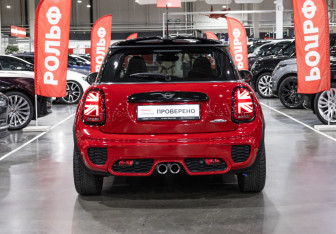 Подержанный автомобиль MINI Hatch 2019 года (9 фото)