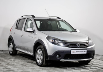 Подержанный автомобиль Renault Sandero 2014 года (3 фото)