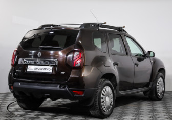 Подержанный автомобиль Renault Duster 2016 года (5 фото)