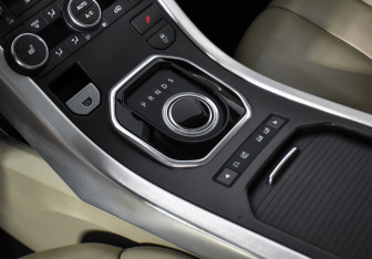 Подержанный автомобиль Land Rover Range Rover Evoque 2012 года (12 фото)