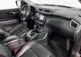Подержанный автомобиль Nissan Qashqai 2014 года (13 фото)