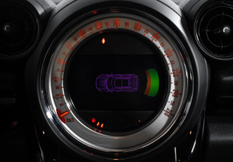 Подержанный автомобиль MINI Countryman 2013 года (17 фото)