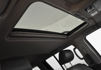 Подержанный автомобиль Nissan Pathfinder 2012 года (16 фото)