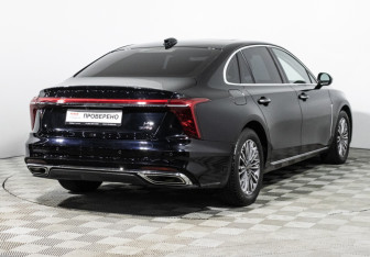 Подержанный автомобиль Hongqi H5 2023 года (5 фото)