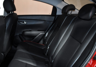 Подержанный автомобиль Kia Rio Sedan 2019 года (12 фото)