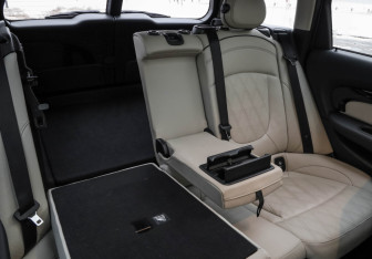 Подержанный автомобиль MINI Clubman Wagon 2022 года (34 фото)