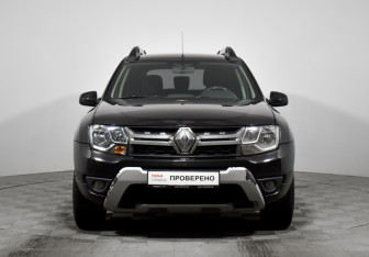 Подержанный автомобиль Renault Duster 2016 года (2 фото)