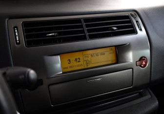 Подержанный автомобиль Citroen C4 Hatchback 2010 года (14 фото)