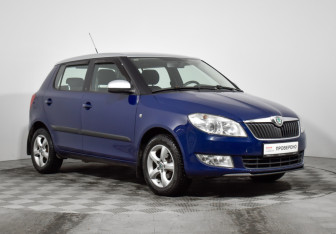 Подержанный автомобиль Skoda Fabia Hatchback 2011 года (3 фото)