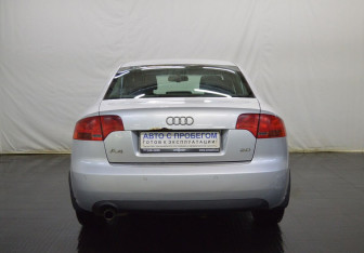 Подержанный автомобиль Audi A4 Sedan 2007 года (6 фото)