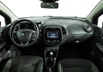 Подержанный автомобиль Renault Kaptur 2018 года (13 фото)