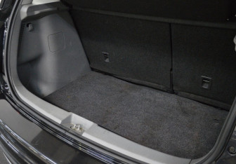 Подержанный автомобиль Suzuki SX4 Hatchback 2012 года (15 фото)