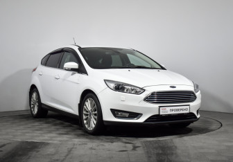 Подержанный автомобиль Ford Focus Hatchback 2017 года (3 фото)