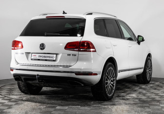 Подержанный автомобиль Volkswagen Touareg 2015 года (5 фото)