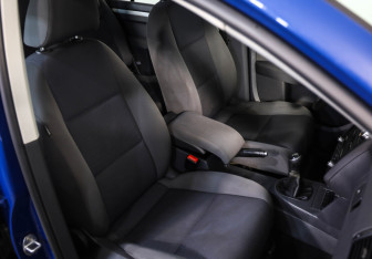 Подержанный автомобиль Volkswagen Touran 2012 года (20 фото)