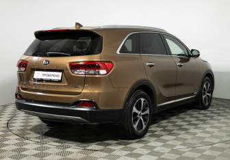Подержанный автомобиль Kia Sorento 2017 года (5 фото)