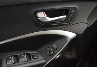 Подержанный автомобиль Hyundai Santa Fe 2016 года (18 фото)