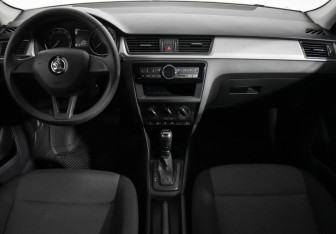 Подержанный автомобиль Skoda Rapid Liftback 2017 года (13 фото)