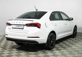 Подержанный автомобиль Skoda Rapid Liftback 2021 года (5 фото)