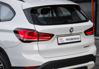 Подержанный автомобиль BMW X1 2019 года (12 фото)