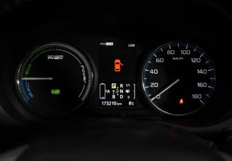 Подержанный автомобиль Mitsubishi Outlander 2013 года (19 фото)