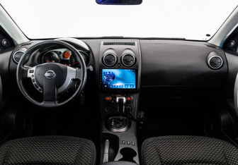 Подержанный автомобиль Nissan Qashqai 2008 года (11 фото)