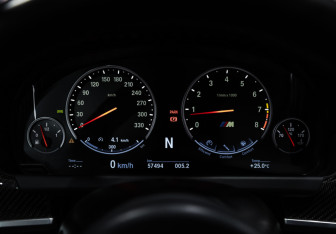 Подержанный автомобиль BMW M6 Coupe 2013 года (23 фото)