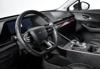 Подержанный автомобиль Omoda C5 2024 года (9 фото)