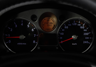 Подержанный автомобиль Nissan X-Trail 2010 года (23 фото)