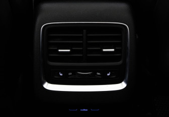 Подержанный автомобиль Geely Atlas Pro 2021 года (31 фото)