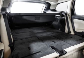 Подержанный автомобиль Volvo XC60 2015 года (24 фото)
