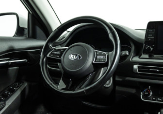 Подержанный автомобиль Kia Seltos 2020 года (15 фото)
