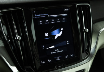 Подержанный автомобиль Volvo V60 2018 года (19 фото)