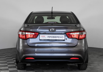 Подержанный автомобиль Kia Rio Sedan 2012 года (6 фото)