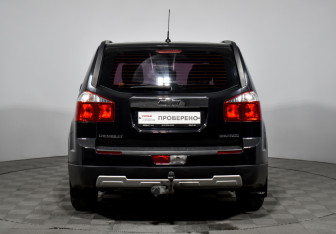 Подержанный автомобиль Chevrolet Orlando 2013 года (6 фото)