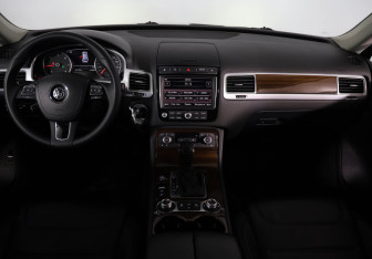 Подержанный автомобиль Volkswagen Touareg 2016 года (10 фото)
