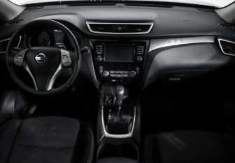 Подержанный автомобиль Nissan X-Trail 2018 года (11 фото)