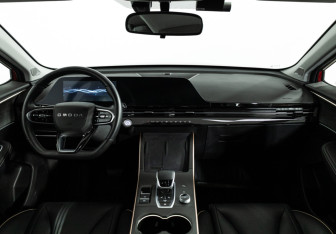 Подержанный автомобиль Omoda C5 2024 года (13 фото)