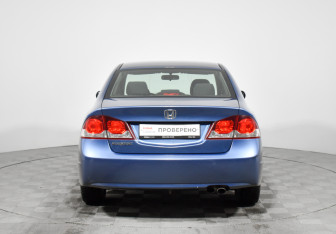 Подержанный автомобиль Honda Civic Sedan 2009 года (6 фото)