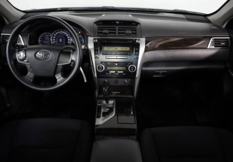 Подержанный автомобиль Toyota Camry Sedan 2014 года (9 фото)
