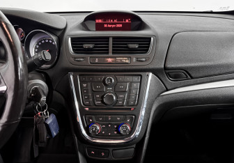 Подержанный автомобиль Opel Mokka 2013 года (16 фото)
