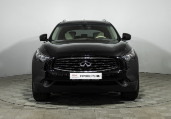Подержанный автомобиль Infiniti FX 2011 года (2 фото)
