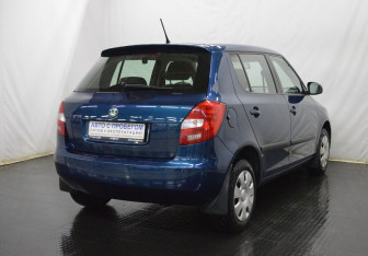 Подержанный автомобиль Skoda Fabia Hatchback 2011 года (5 фото)