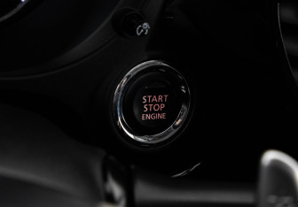 Подержанный автомобиль Mitsubishi Outlander 2012 года (17 фото)